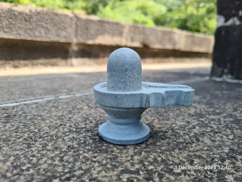 [T02521] New Stone Shivling 3 Inch 280