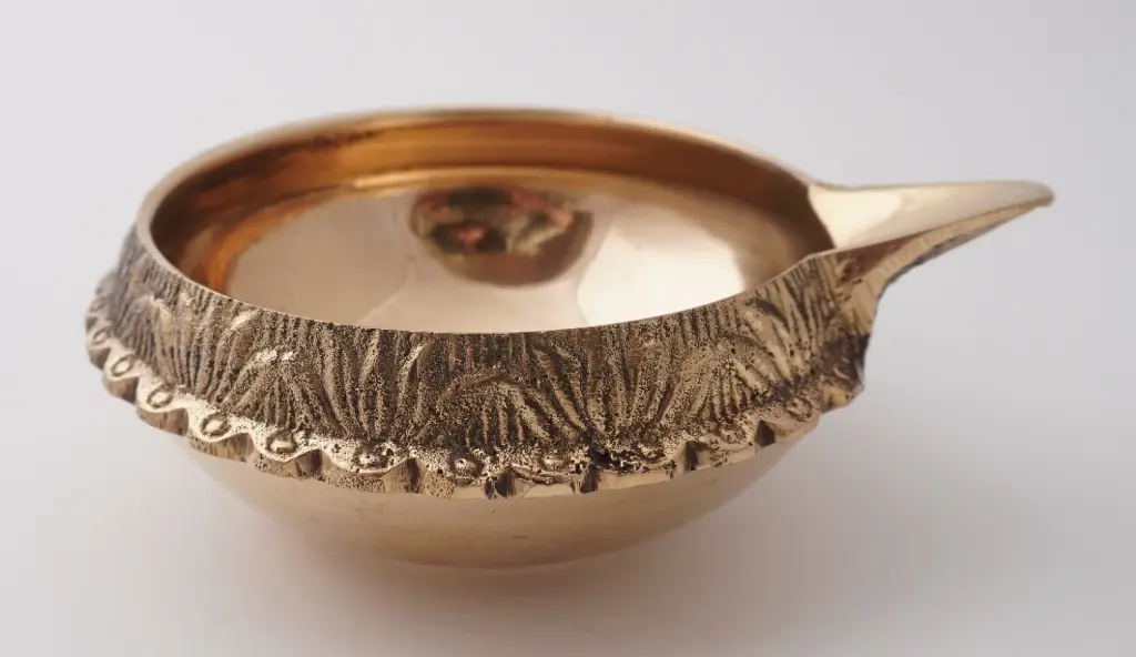 Kuber Diwa 380-5No 190g Swastik